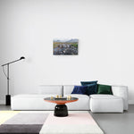 Canvas van Schotse stenen brug over een stroom in een modern interieur, formaat 60x40cm.- Foto Luc Maes