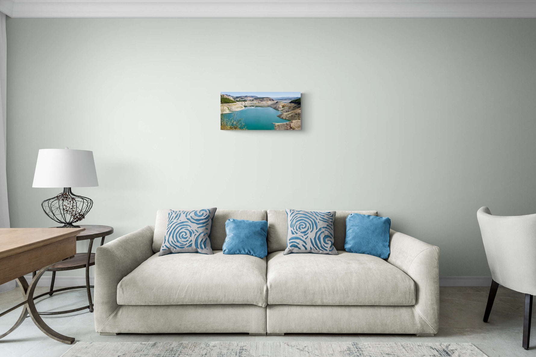Canvas van het Iznájar Reservoir in Andalusië, Spanje in een stijlvol interieur, formaat 60x40cm.