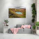 Canvas van de Kerið krater in IJsland in een stijlvol interieur, formaat 150x100cm.