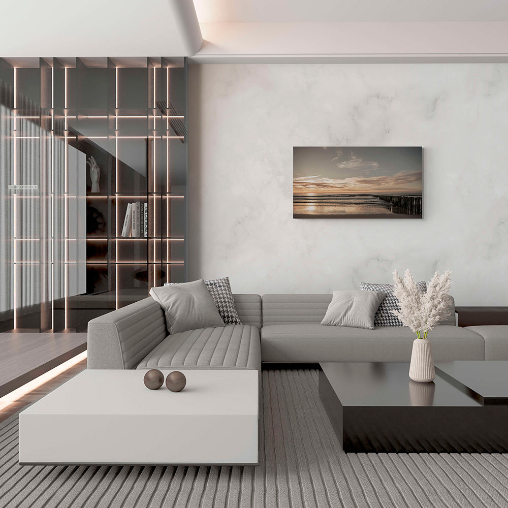 Groot canvas van een zonsondergang aan de Noordzeekust in Knokke, formaat 120x80cm, in een elegant interieur.