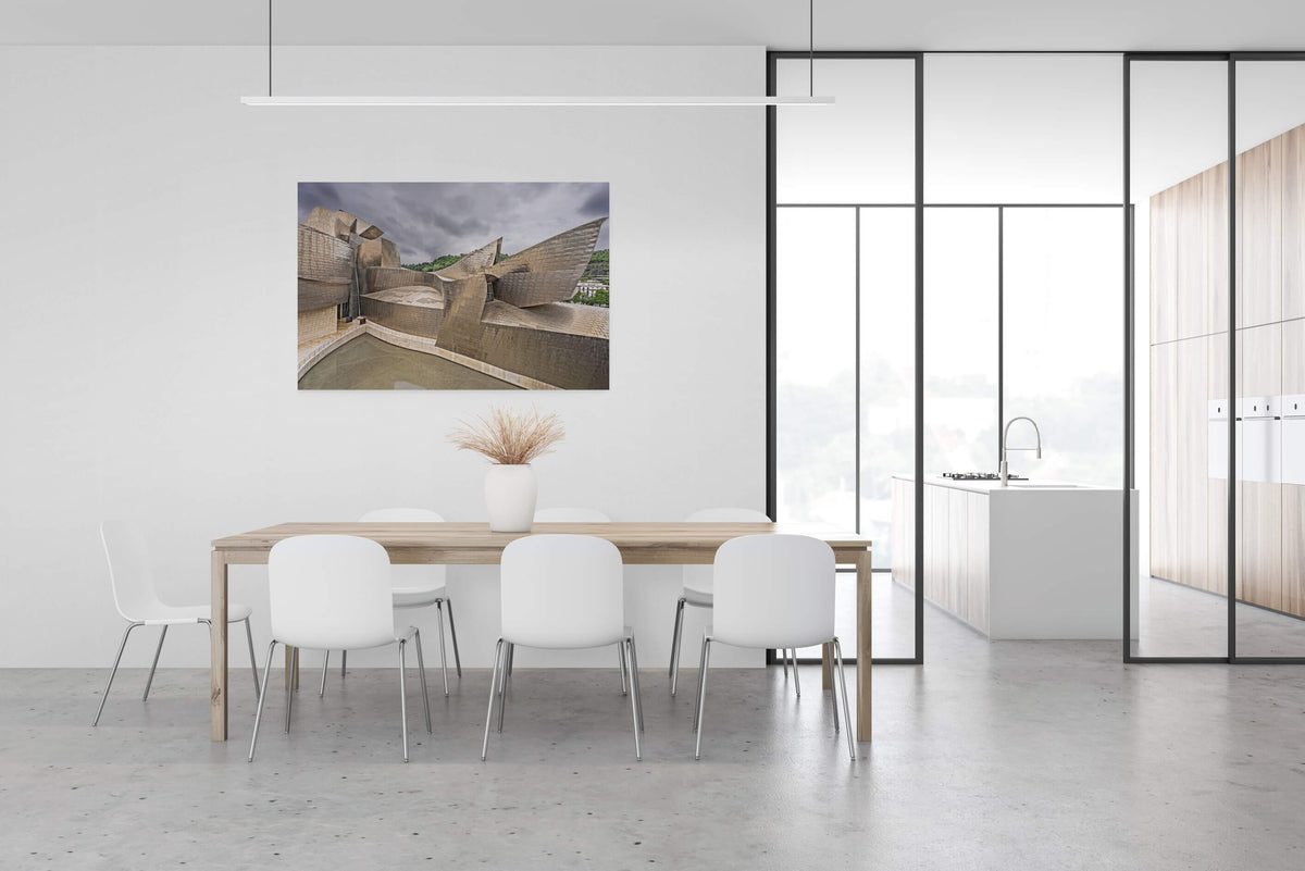 Guggenheim Museum in Bilbao, canvas van 150x100cm, in modern interieur
