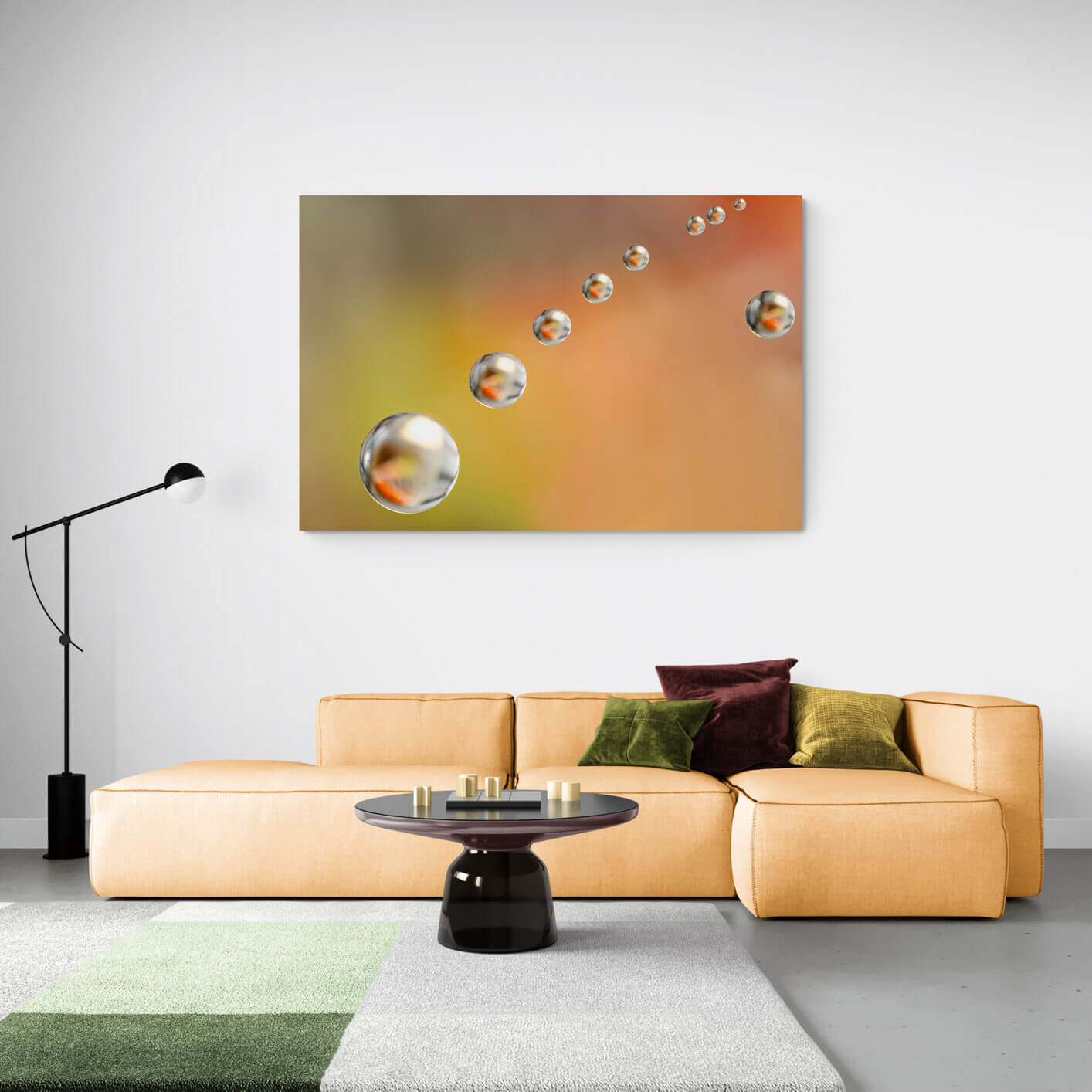 Gedetailleerde foto van waterdruppels op een oranje achtergrond, formaat 150x100cm, als stijlvol statement aan de muur.